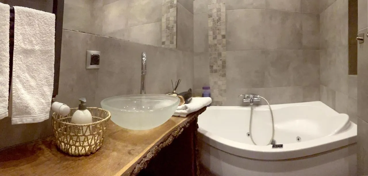 Royal Lazienki. Beautiful Apartment By The Park. Warszawa 0*,  Polska