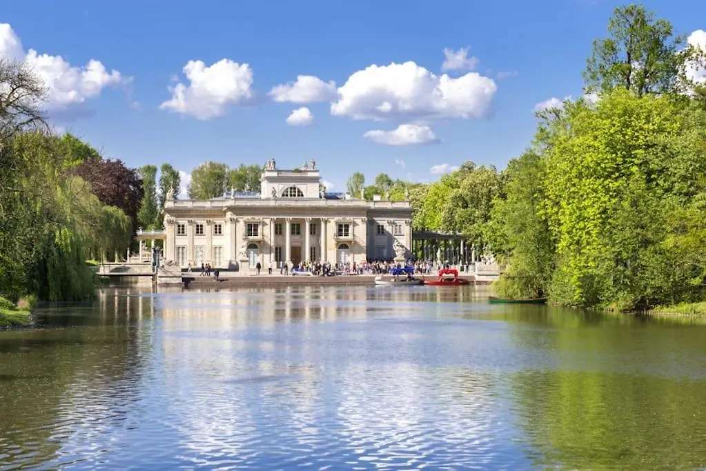 Royal Lazienki. Beautiful Apartment By The Park. Varşova