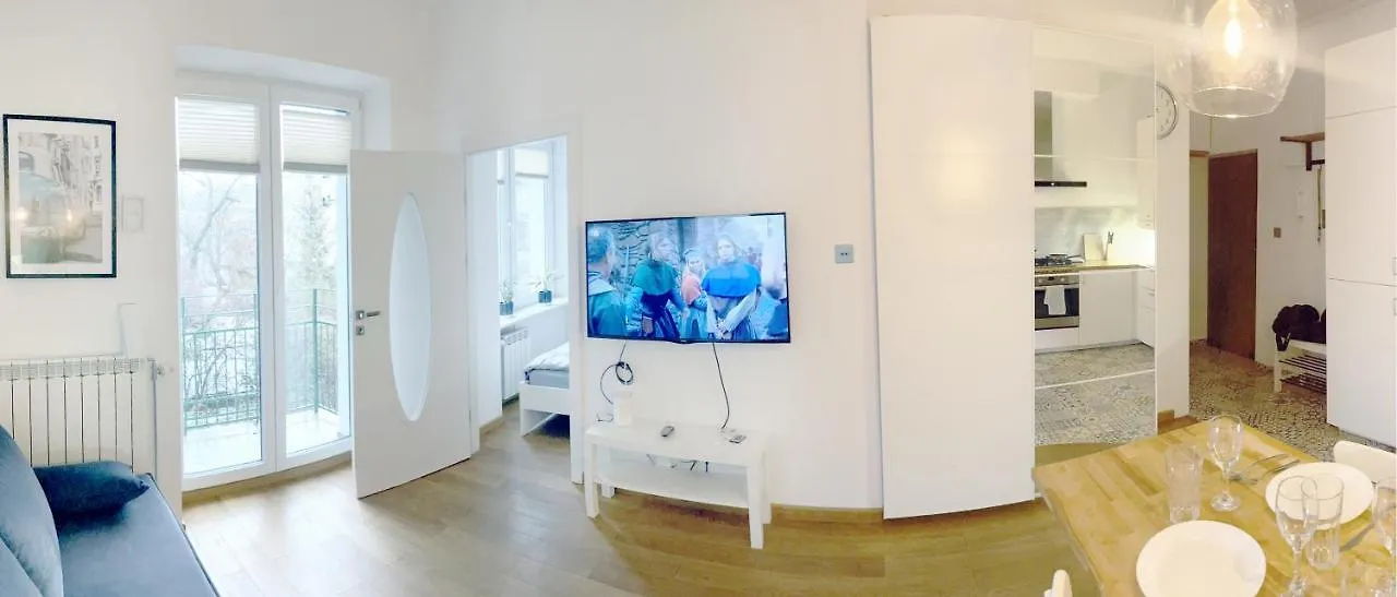 Royal Lazienki. Beautiful Apartment By The Park. Varşova